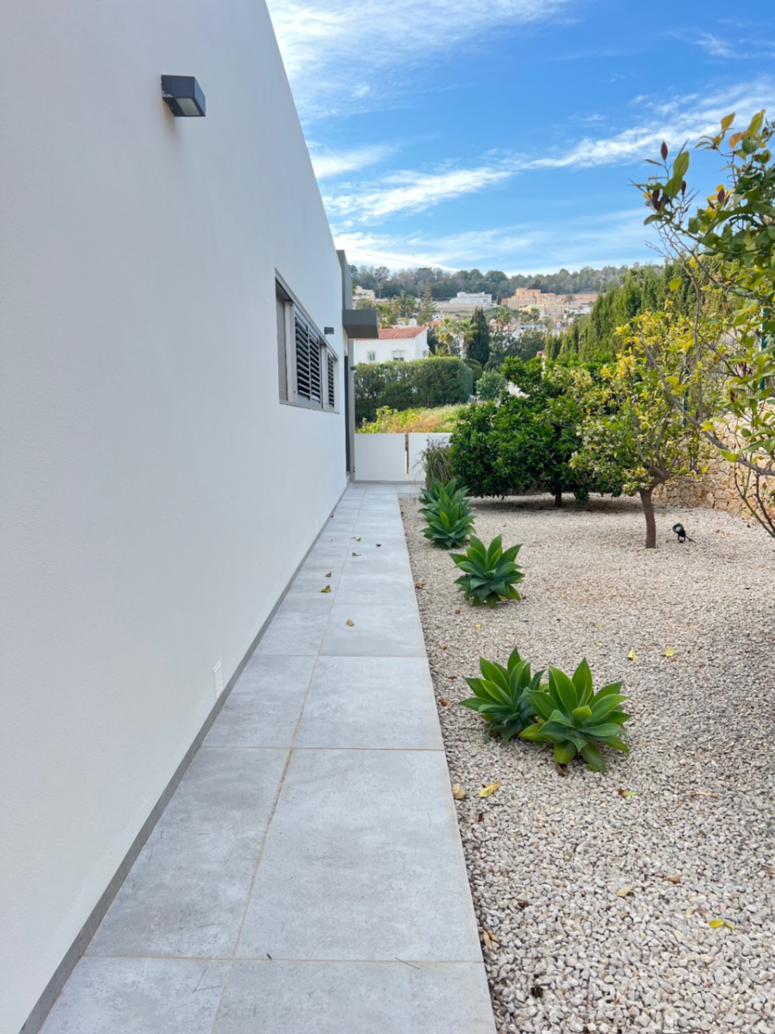 Chalet moderno en venta de 4 dormitorios en Fustera, Benissa