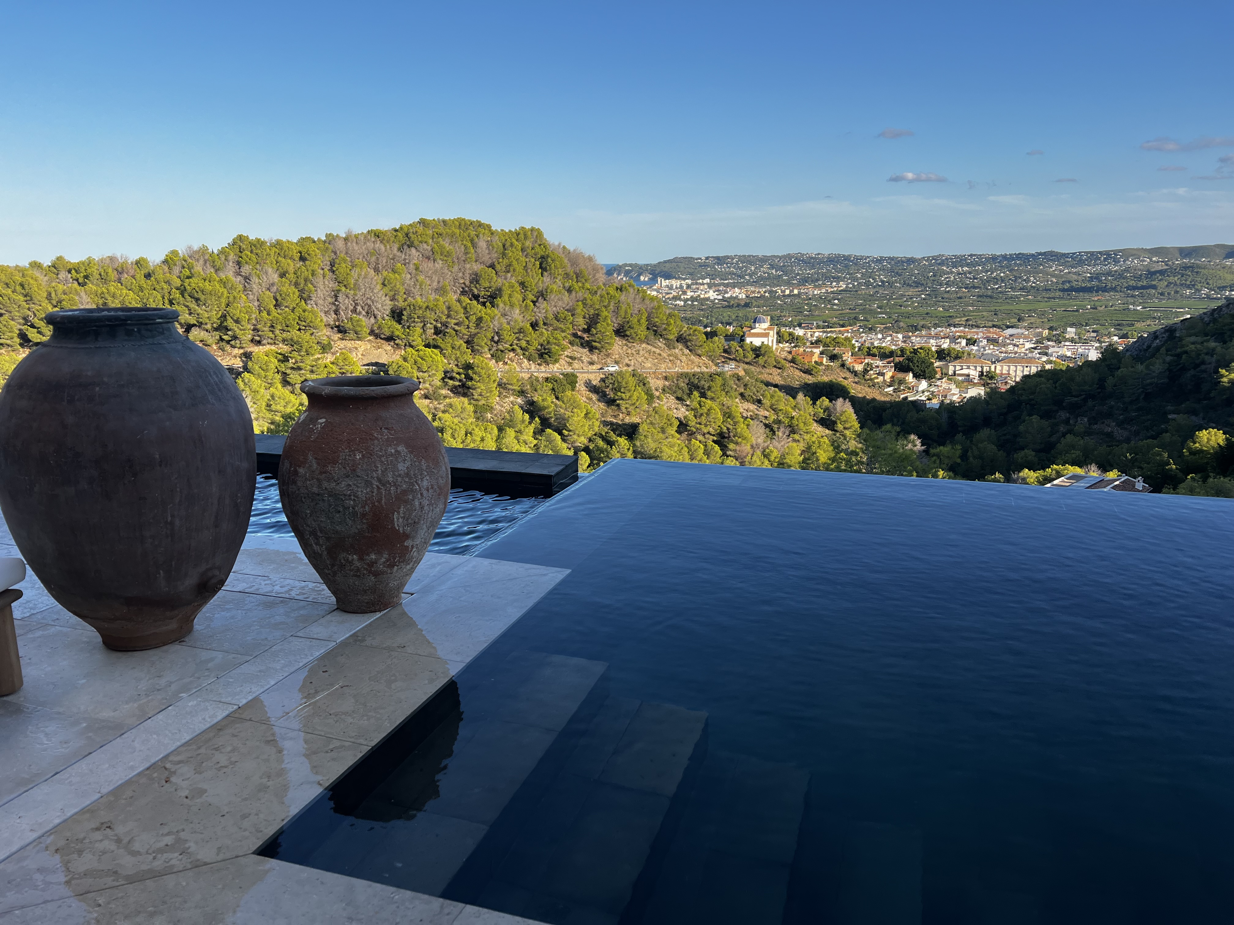 Vivir en la Costa Blanca: sol, mar y calidad de vida todo el año